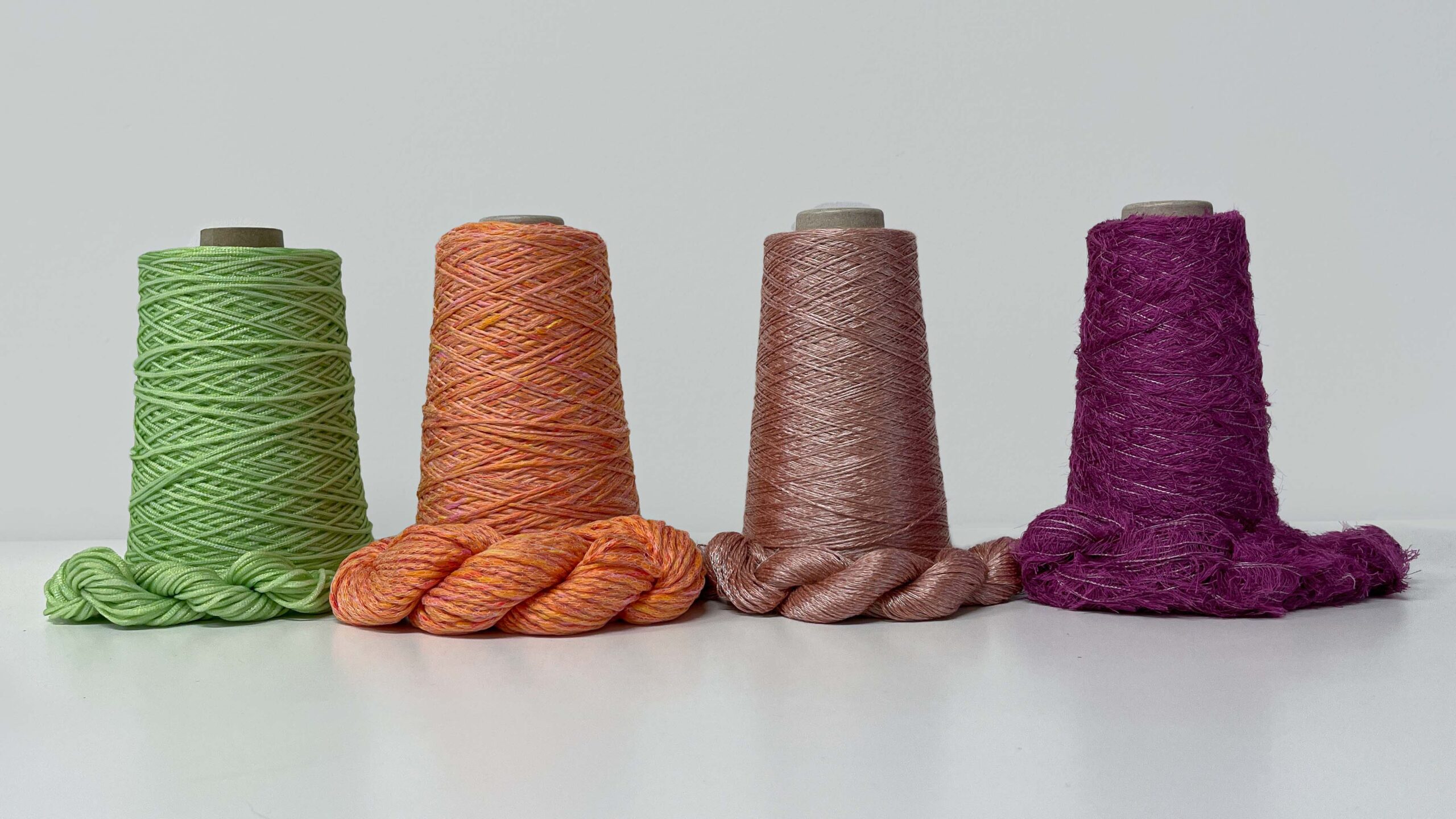 Spin Aker SS-22 knitting